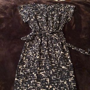 Beautiful dress size XS worn once to a graduation